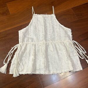 Line & Dot small white sleeveless square neck top‎